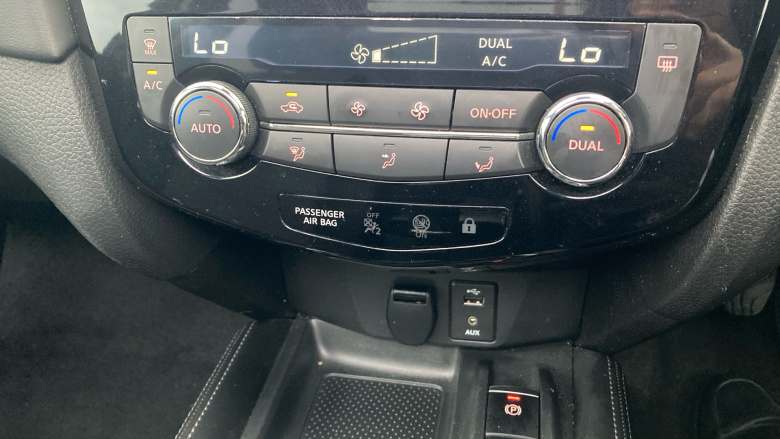 Nissan X-Trail 1.7 dCi N-Connecta 5dr [7 Seat] Diesel Station Wagon